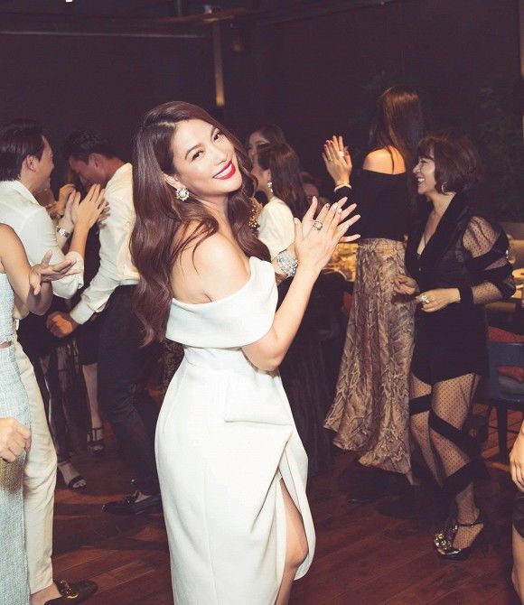 Mẹ con Trương Ngọc Ánh diện đồ đôi mừng sinh nhật