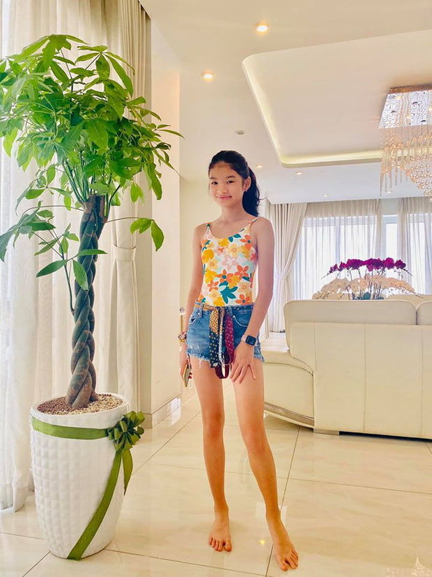 Mẹ con Trương Ngọc Ánh diện đồ đôi mừng sinh nhật