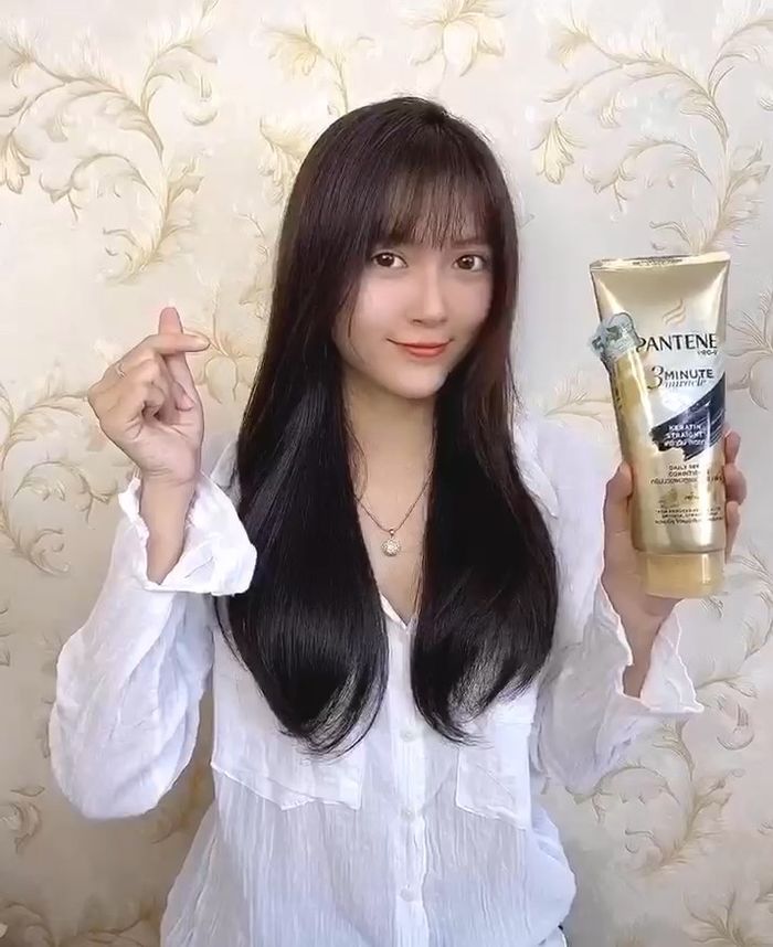 Mỹ nhân V-Biz chăm tóc đẹp như suối nhờ bí quyết chưa tới 100k