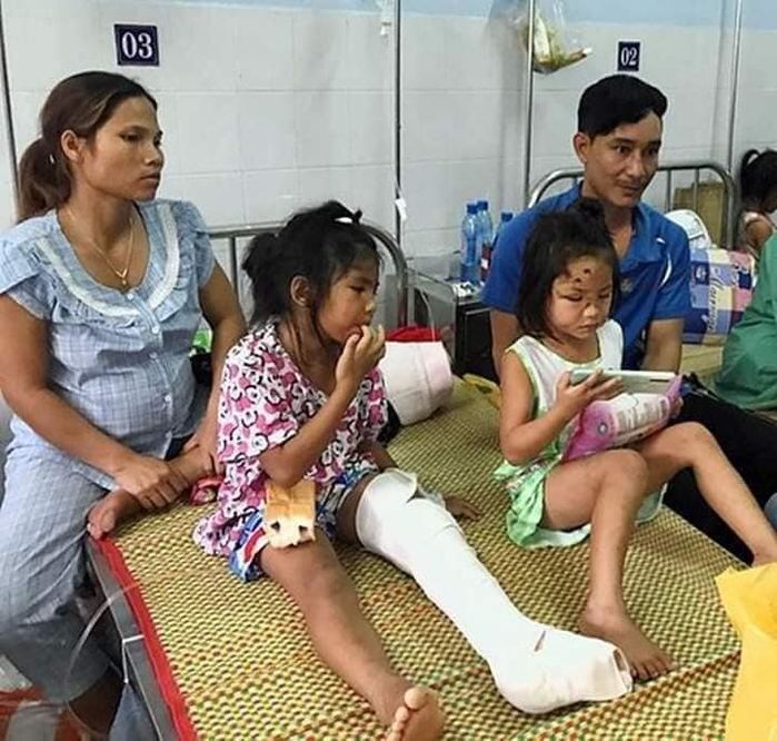 Người đàn ông bật khóc xin đi xe chứ không cần tiền đã gặp vợ con