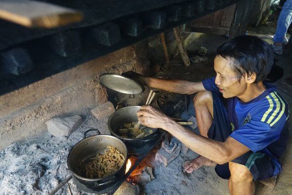 Người rừng Hồ Văn Lang sau 7 năm về làng: Đã biết tiền, muốn cưới vợ
