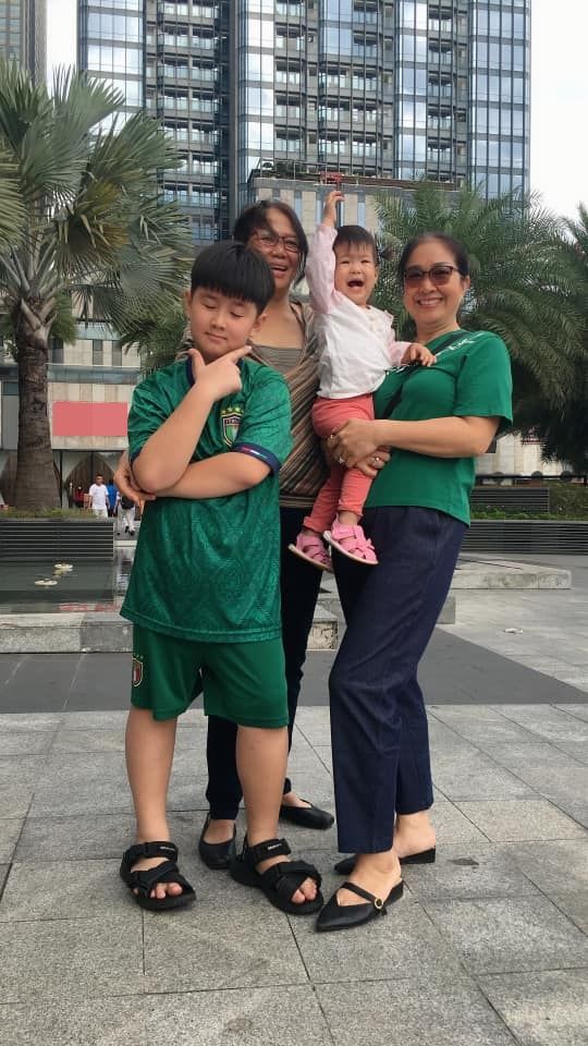 Ngưỡng mộ mối quan hệ thông gia thân thiết nhà sao Việt