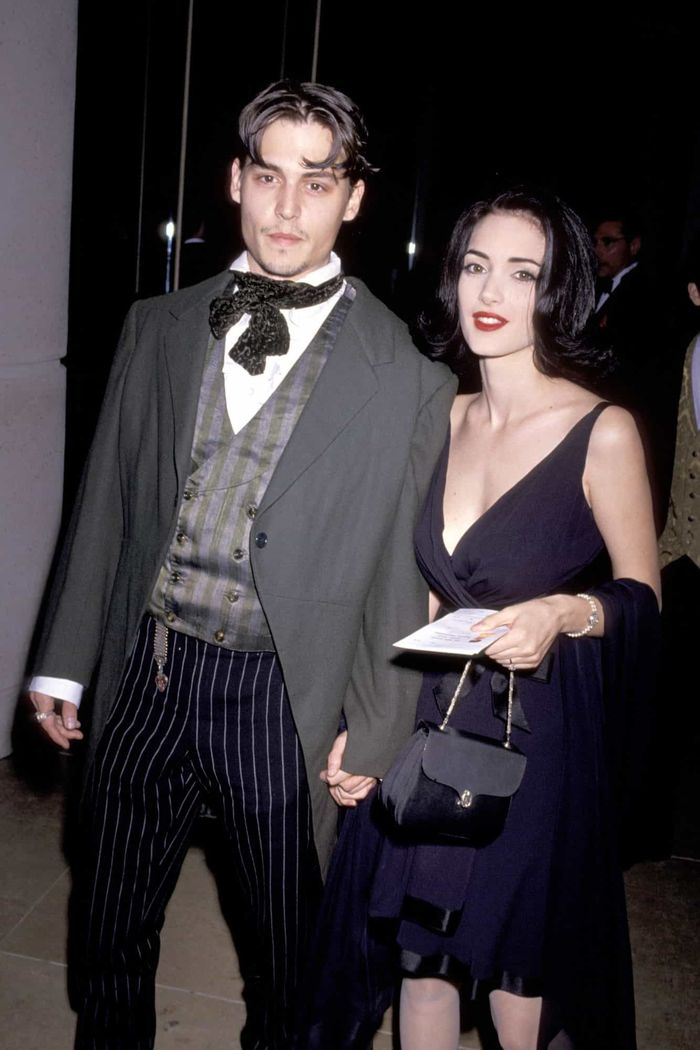 Những bóng hồng đi qua cuộc đời cướp biển Johnny Depp