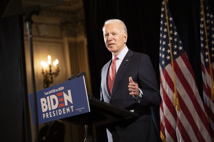 Tổng thống Donald Trump là tỷ phú siêu giàu, ông Joe Biden giàu cỡ nào