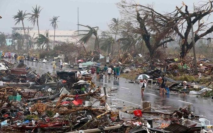 Siêu bão Goni đổ bộ tàn phá diện rộng, Philippines xác xơ sau bão
