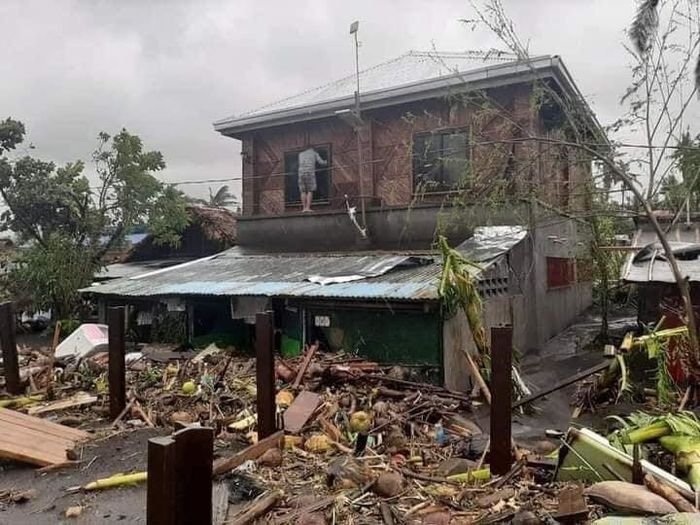 Siêu bão Goni đổ bộ tàn phá diện rộng, Philippines xác xơ sau bão