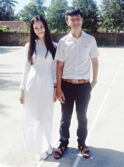 Ảnh thời đi học của Hoa hậu Việt: Đỗ Thị Hà dễ thương, Tiểu Vy cao ráo