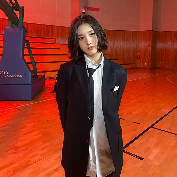 STAYC có 3 thành viên visual thế hệ mới: Se Eun, Yoon và J