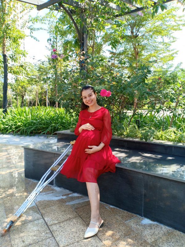 Cặp vợ chồng 2 chân ở Bắc Giang hạnh phúc chào đón con trai đầu lòng