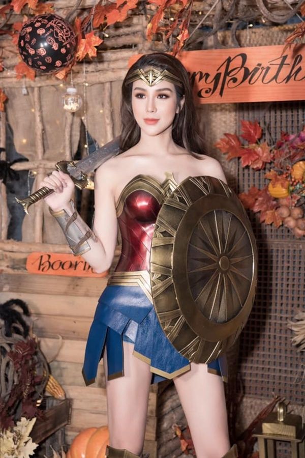 Cùng cosplay Wonder Woman: Minh Tú, Diệp Lâm Anh, H'Hen Niê ai hơn ai?