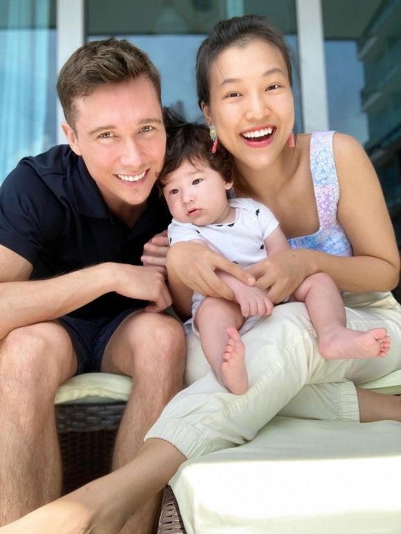 1 năm về chung nhà của Hoàng Oanh - Jack