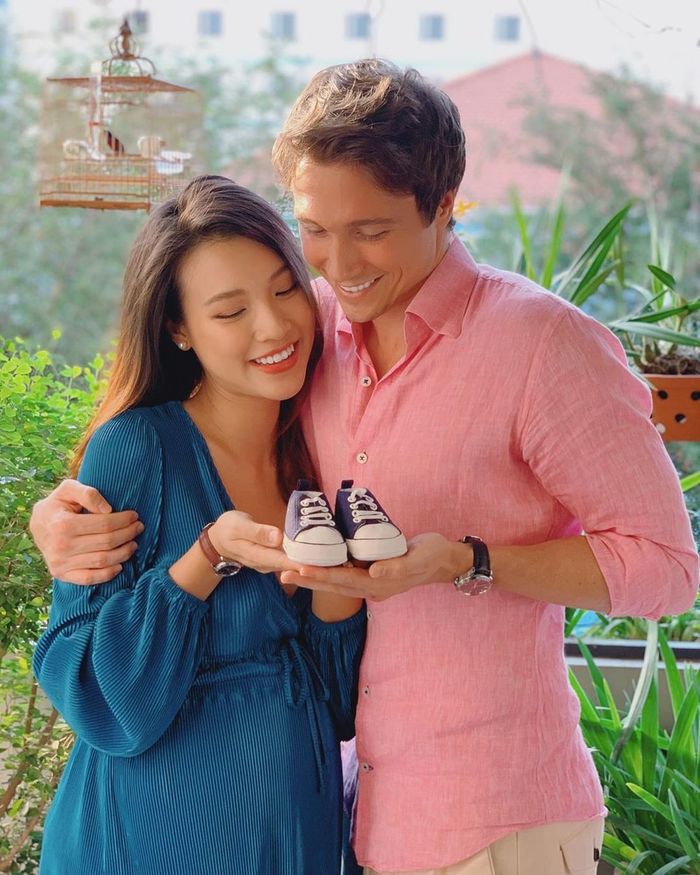 1 năm về chung nhà của Hoàng Oanh - Jack