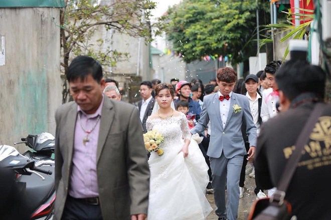 4 đám cưới đình đám năm 2020: Cô dâu Sài Gòn đeo vàng trĩu cổ