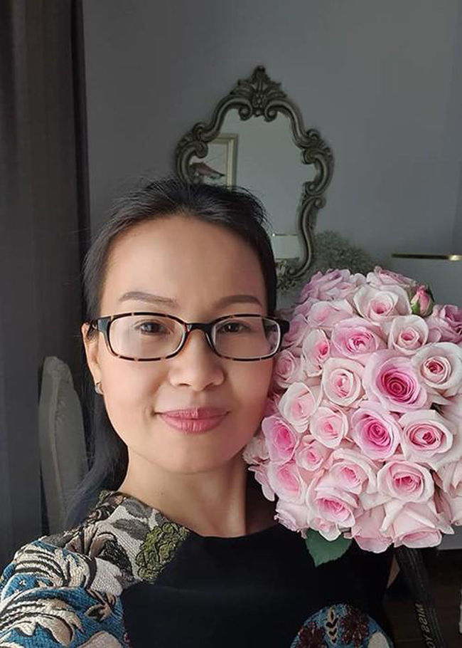 Mặt mộc trông xa lạ của loạt sao nữ: Bất ngờ với Mai Phương Thúy