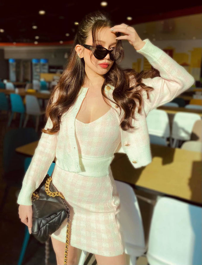 Style sao Việt tuần qua: Thanh Hằng mặc bạo chưa từng thấy