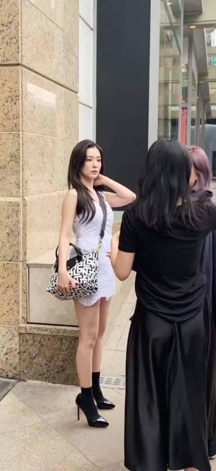 Bóc trần nhan sắc sao Hàn qua ảnh chụp lén: Yoona chuẩn nữ thần