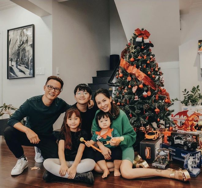Sao Việt đón Noel sớm: Hội mỹ nhân nhà Hà Tăng xúng xính lên đồ