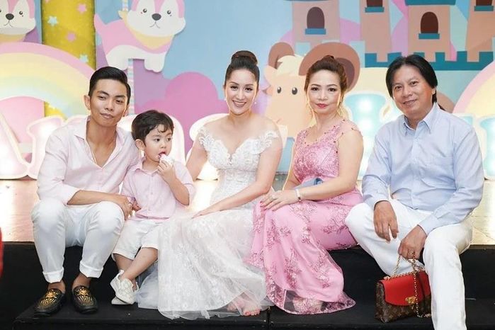 Top 5 mẹ chồng Vbiz yêu con dâu, chăm cháu đỉnh: Có mẹ chồng Khánh Thi