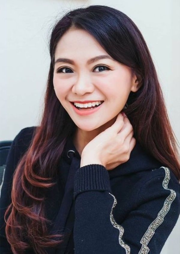 53 tuổi trẻ như gái 20, mẹ bị nhận nhầm là vợ con trai