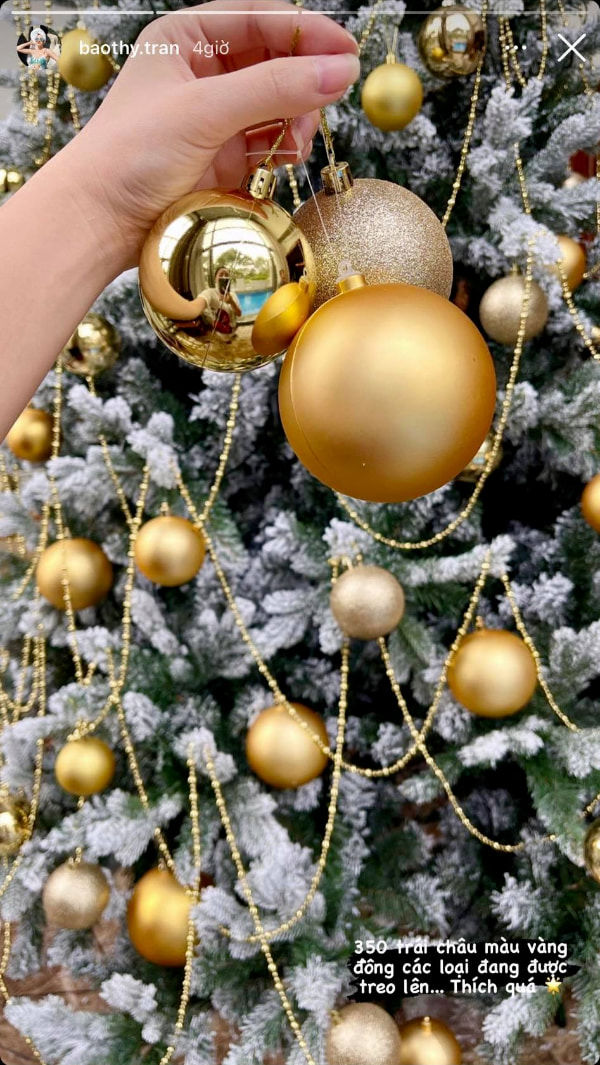 Bảo Thy trang trí Noel cho biệt thự trắng: Riêng cây thông cao đến 3m