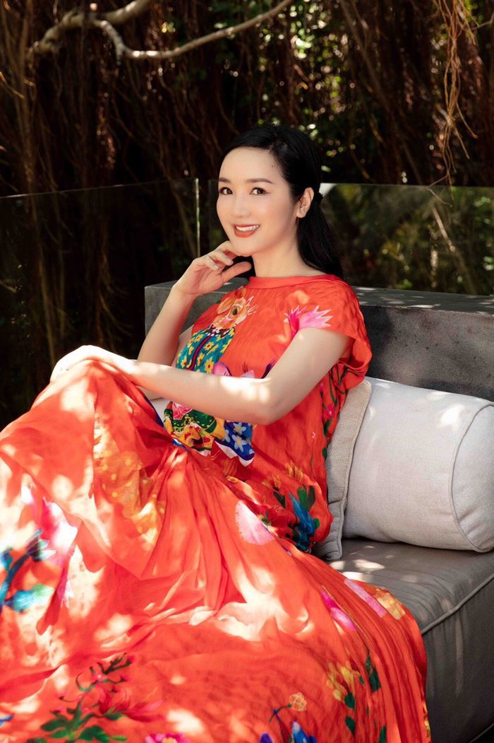 Bí quyết lão hóa ngược của sao Việt: Ngô Thanh Vân uống nhiều nước