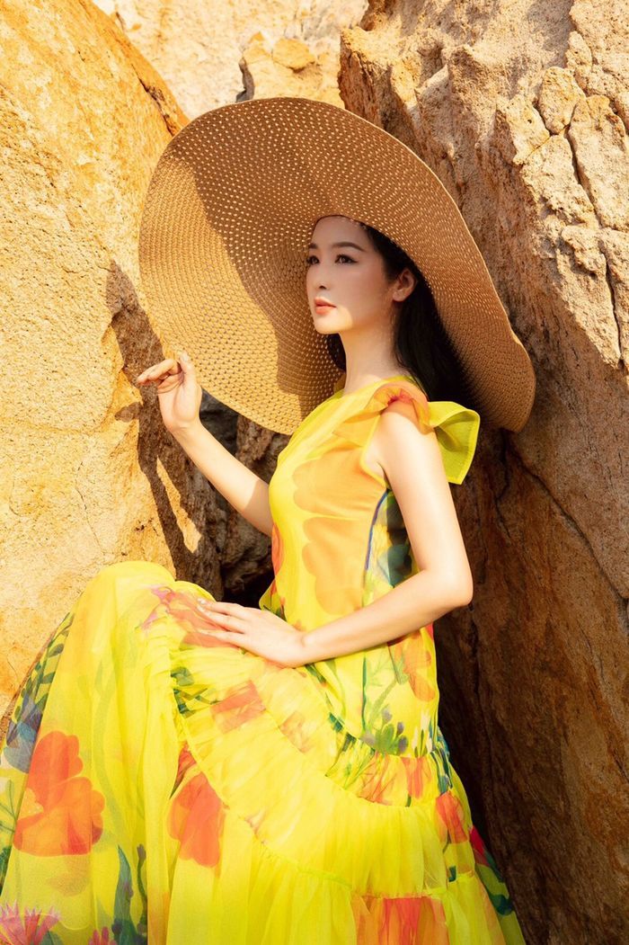 Bí quyết lão hóa ngược của sao Việt: Ngô Thanh Vân uống nhiều nước