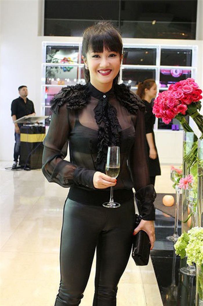 Bộ tứ mỹ nhân U50 hội tụ: Hồng Nhung lép vế vì lỗi thời trang cơ bản