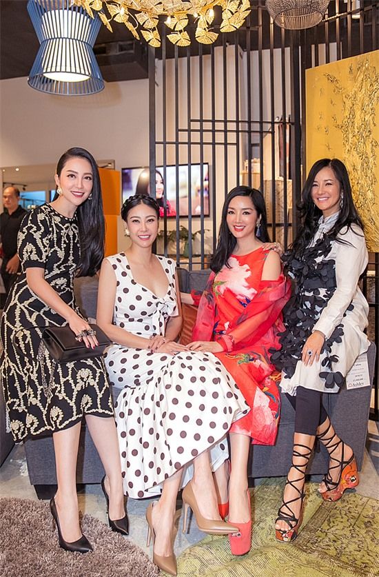 Bộ tứ mỹ nhân U50 hội tụ: Hồng Nhung lép vế vì lỗi thời trang cơ bản