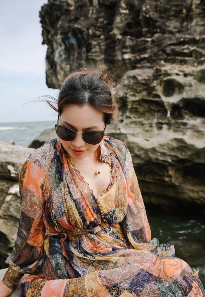 Chân dung vợ Quý Bình: Vừa quyến rũ lại tài giỏi