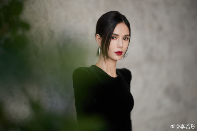 Chuyện tình 10 năm bi lụy của Lý Nhược Đồng: Trao hết rồi ôm trái đắng