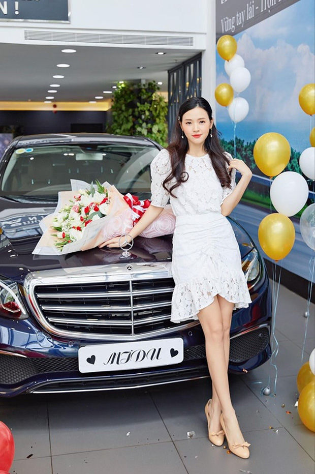 Có 4-5 căn nhà, Midu mới khoe 1 góc nhỏ đã khiến CĐM choáng ngợp