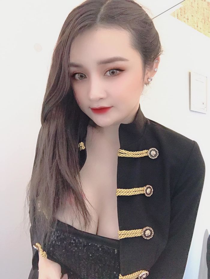 Cuộc sống sau 5 năm của cô gái hỗn chiến ở phố đi bộ giờ thế nào?