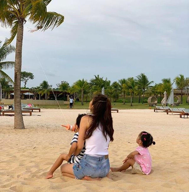 Con gái Hà Tăng 3 tuổi đã bộc lộ năng khiếu nghệ thuật