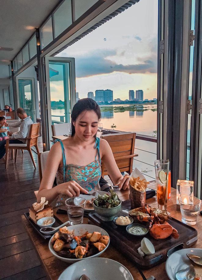 Cuộc sống ở nhà chăm con của vợ đạo diễn Ngô Quang Hải