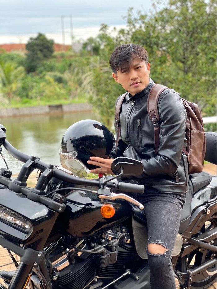 Hậu đám cưới, Quý Bình tái xuất cực ngầu nhưng làm gì cũng nhớ đến vợ