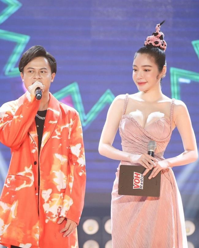 Hết Bảo Thy - Thiều Trâm, giờ đến Hoàng Thùy Linh bị dìm trên TV