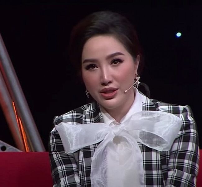 Hết Bảo Thy - Thiều Trâm, giờ đến Hoàng Thùy Linh bị dìm trên TV