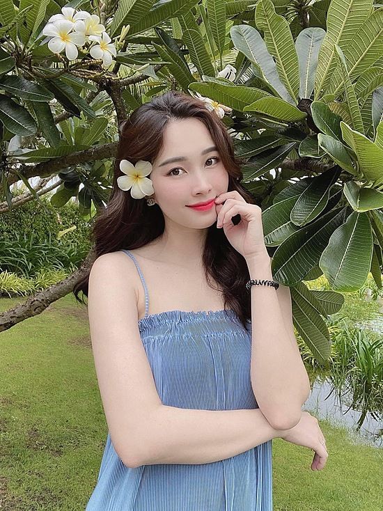 Hoa hậu Đặng Thu Thảo ở nhà trông con