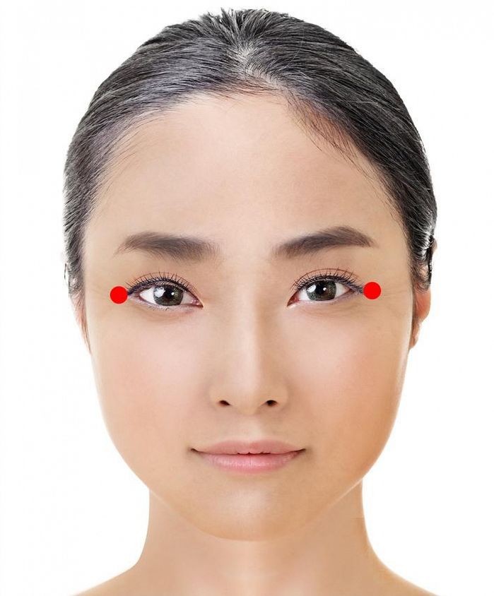 Học người Nhật 1 phút massage để có đôi mắt đẹp, không nếp nhăn