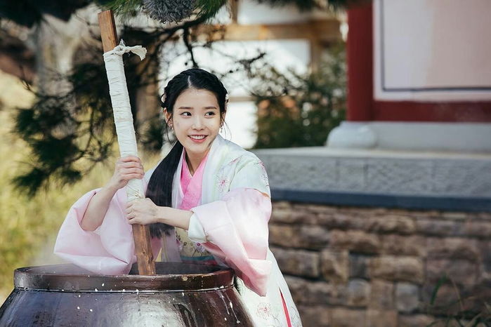 IU tung bộ ảnh xuyên không, netizen khen đệ nhất mỹ nhân cổ trang