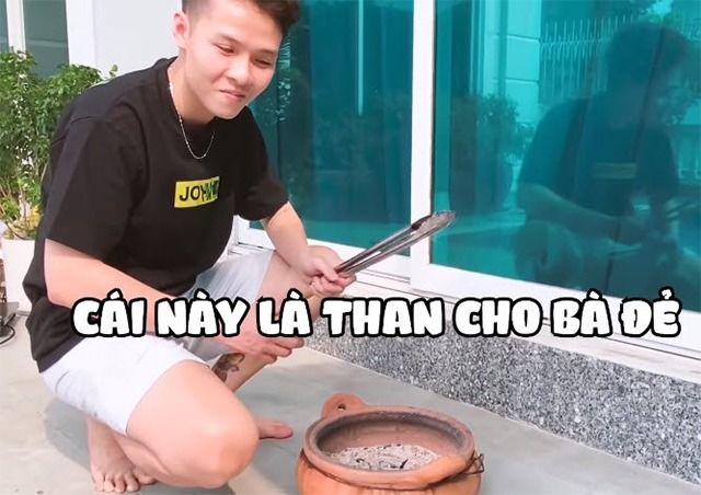 Joyce Phạm ở cữ 1 tháng không tắm, nằm than trong nhà triệu đô