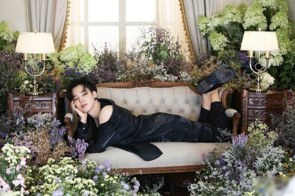 Khi idol nam nữ tính hóa: Jimin bị chỉ trích, có người lại được khen