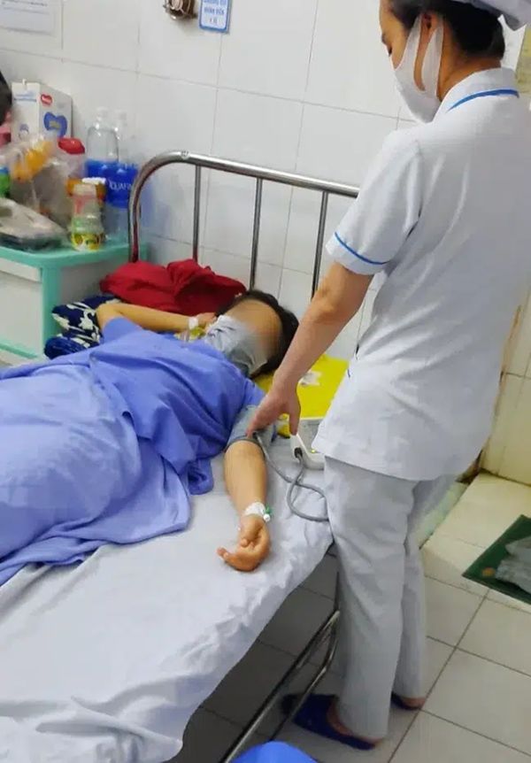 Lời khai của sản phụ 18 tuổi đẻ rơi ở bệnh viện, vứt con vào thùng rác