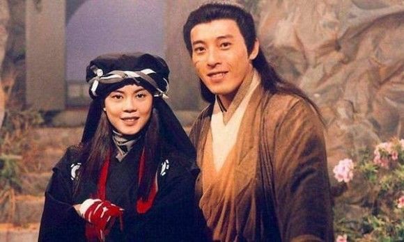 Lữ Tụng Hiền livestream bán hàng online
