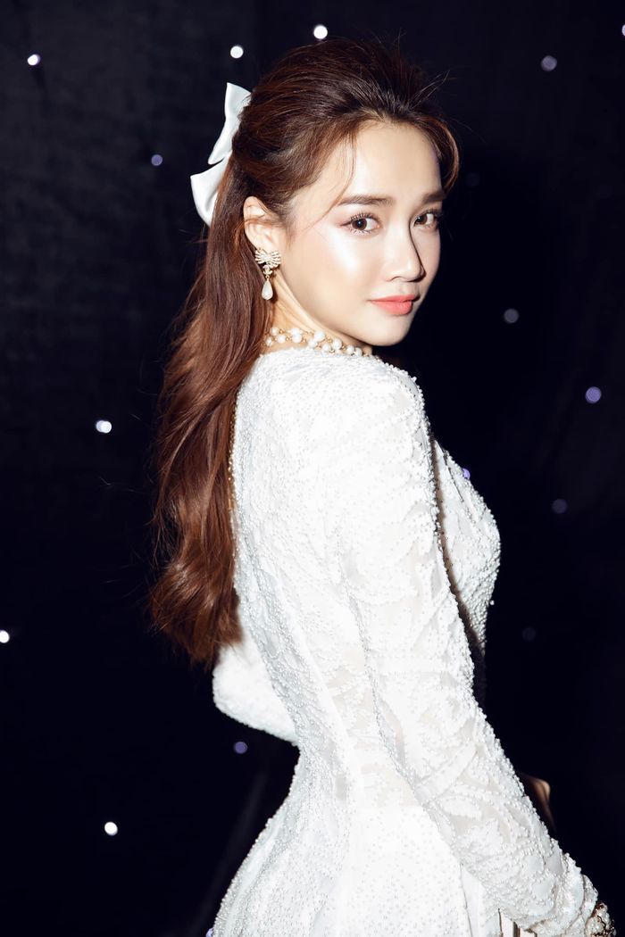 Nhã Phương chia sẻ ảnh mang bầu