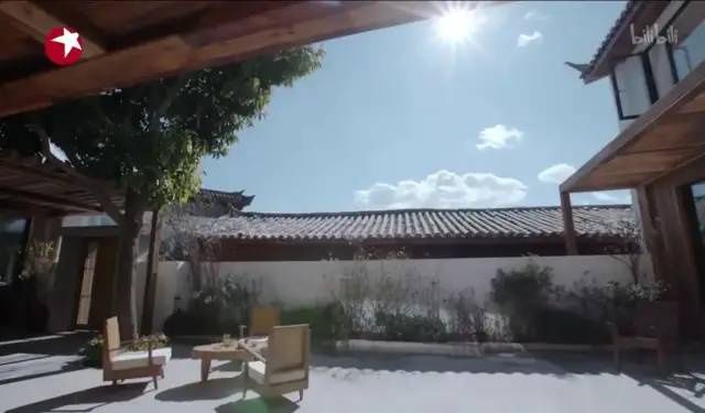 5 phụ nữ độc thân U60 mua nhà ở chung, ngày làm đẹp, tối nướng BBQ