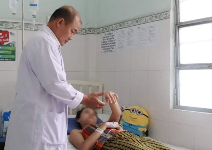 Chuyên gia hướng dẫn cách nhận biết và sơ cứu người đột quỵ