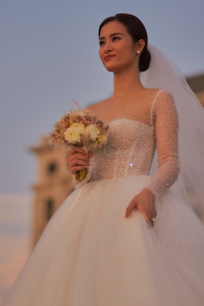 Trầm trồ váy cưới của sao Việt: Váy của Hồ Ngọc Hà gần 500 triệu đồng
