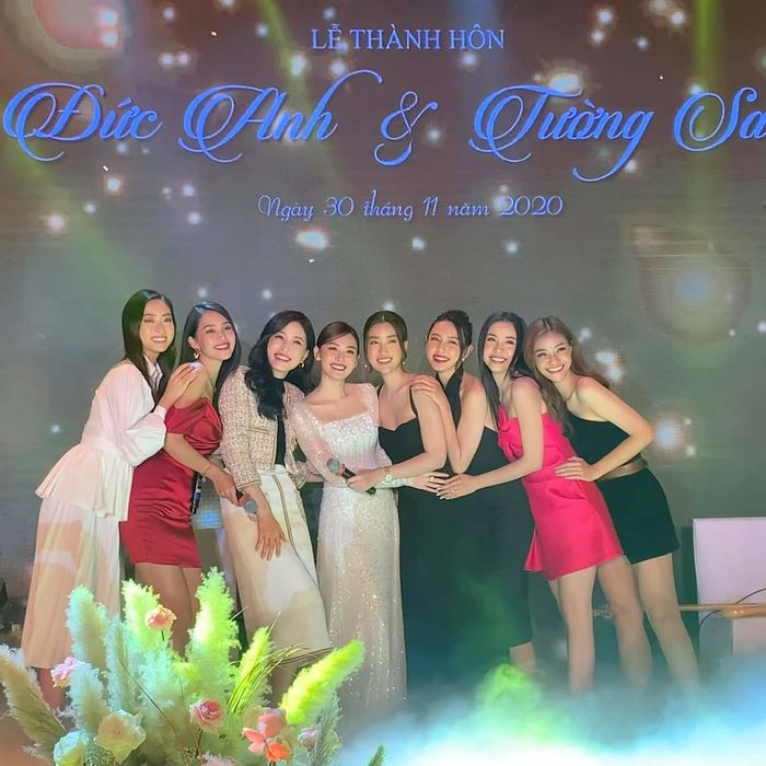 5 màn bắt hoa cưới từ vui vẻ đến buồn cười của sao Việt