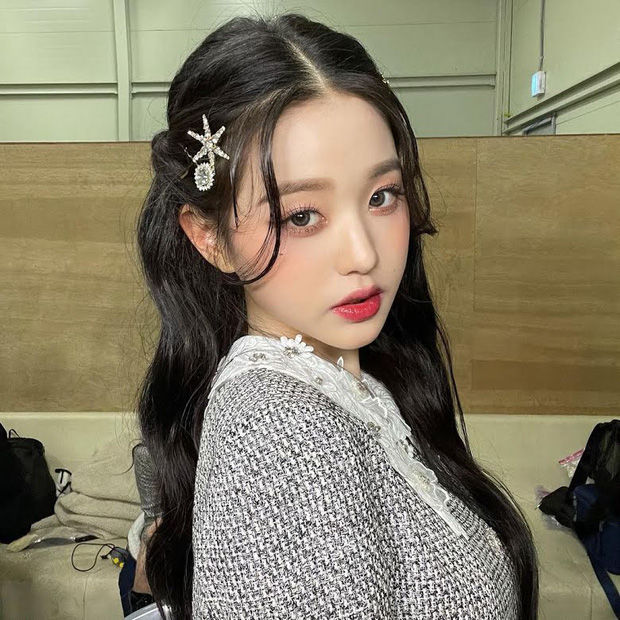 Phóng viên Hàn chỉ ra 3 idol ngoài đời ăn đứt trên hình